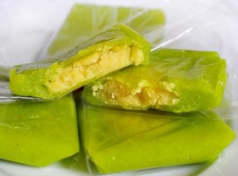 Banh Com - Taste Green Rice Flake Cake
