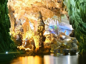 Hue - Phong Nha Cave