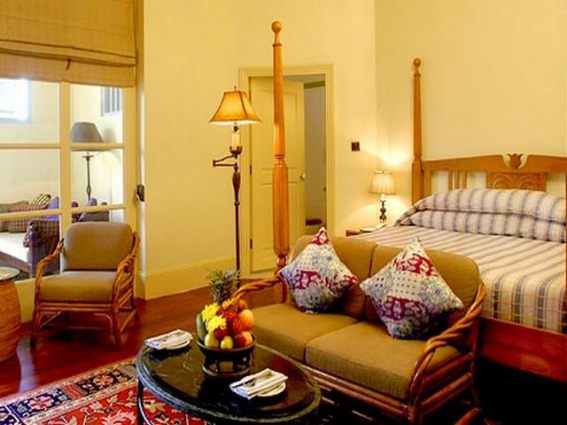 Raffles-Grand-SReap-Hotel-D’Angkor-Suite-room
